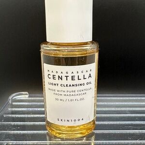 3/$15 Centella Light Cleansing Oil 🌼
